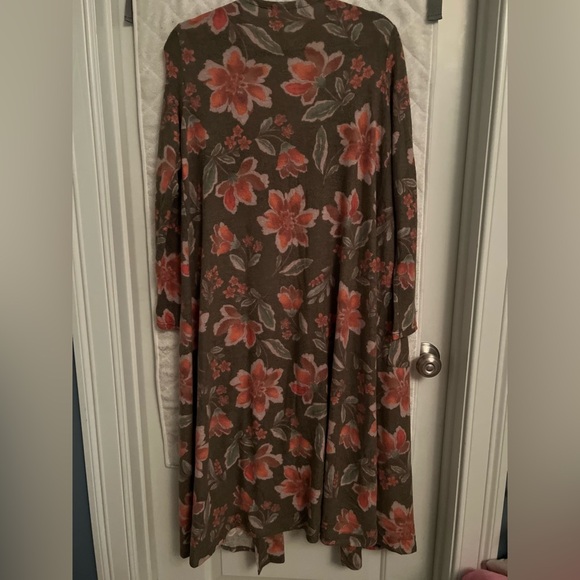 LIKE NEW Lularoe Sarah Duster Cardigan - Picture 3 of 4